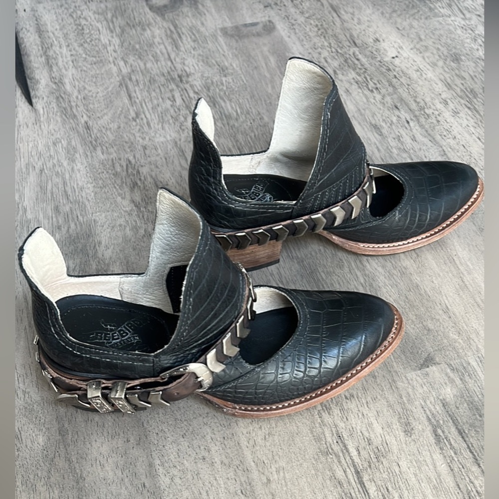 Freebird by Steven Black croc Blade sz 8